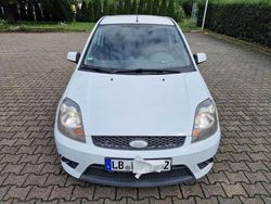 Weiß Gebraucht 2008 Ford Fiesta Kleinwagen | 1.898 € (Fairer Preis)