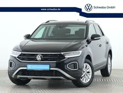 Deep black perleffekt Gebraucht 2024 VW T-Roc Life SUV | 23.290 € (Fairer Preis)
