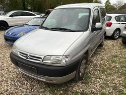 Silber Gebraucht 2001 Citroën Berlingo Van / Kleinbus | 699 €