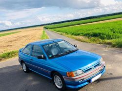 Blau Gebraucht 1991 Ford Escort Limousine | 2.970 €