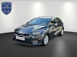 Grau Neu 2025 Kia Ceed 4 Limousine | 25.720 € (Guter Preis)