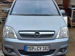 Grau Gebraucht 2007 Opel Meriva Van / Kleinbus | 2.100 € (Guter Preis)