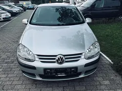Silber Gebraucht 2005 VW Golf V Trendline Limousine | 2.990 € (Guter Preis)