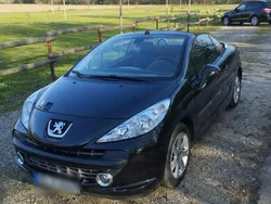 Schwarz Gebraucht 2008 Peugeot 207 CC Cabrio | 3.400 € (Etwas zu teuer)