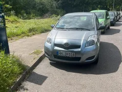 Silber Gebraucht 2010 Toyota Yaris Kleinwagen | 3.500 € (Fairer Preis)