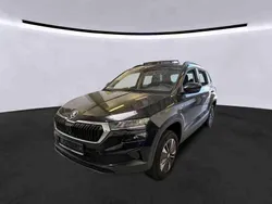 Black magic perleffekt Gebraucht 2022 Skoda Karoq Tour SUV | 28.440 € (Etwas zu teuer)
