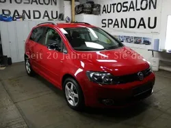 Rot Gebraucht 2012 VW Golf VI Match Limousine | 8.490 € (Etwas zu teuer)