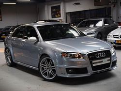 Silber Gebraucht 2006 Audi RS4 Sport Limousine | 68.800 €