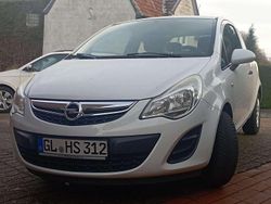 Weiß Gebraucht 2013 Opel Corsa Active Limousine | 3.950 € (Guter Preis)