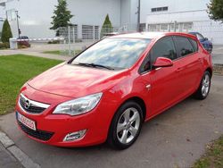 Rot Gebraucht 2012 Opel Astra Limousine | 5.499 € (Fairer Preis)