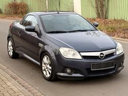 Grau Gebraucht 2006 Opel Tigra Sport Cabrio | 2.290 € (Fairer Preis)