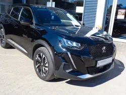 Perla nera Gebraucht 2022 Peugeot e-2008 Allure SUV | 19.990 € (Fairer Preis)