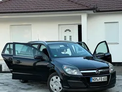 Schwarz Gebraucht 2007 Opel Astra Kombi | 3.300 € (Teuer)