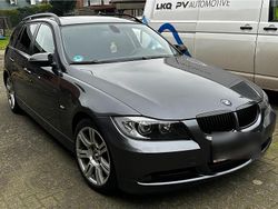 Grau Gebraucht 2007 BMW 320 Kombi | 4.400 € (Teuer)