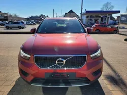Rot Gebraucht 2019 Volvo XC40 Momentum SUV | 22.500 €
