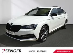 Weiss Gebraucht 2022 Skoda Superb SportLine Limousine | 33.880 € (Fairer Preis)