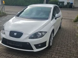 Weiß Gebraucht 2011 Seat Leon Sport Limousine | 5.299 € (Fairer Preis)