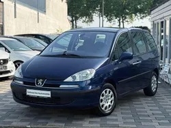 Bleu de chine Gebraucht 2002 Peugeot 807 Tendance Van / Kleinbus | 2.999 € (Fairer Preis)