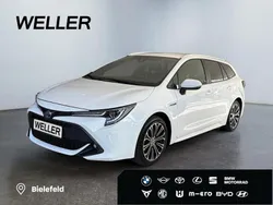 Weiss Gebraucht 2021 Toyota Corolla Team Kombi | 26.880 € (Etwas zu teuer)