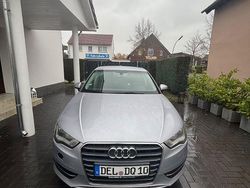 Silber Gebraucht 2015 Audi A3 Sportback Attraction Kleinwagen | 9.200 € (Etwas zu teuer)