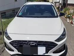 Weiß Gebraucht 2022 Hyundai i30 Edition 30 Kombi | 17.400 € (Fairer Preis)