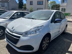 Weiß Gebraucht 2018 Peugeot 208 Kleinwagen | 2.990 € (Guter Preis)