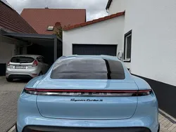 Blau Gebraucht 2020 Porsche Taycan Turbo S Limousine | 91.500 €