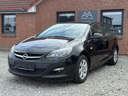 Schwarz Gebraucht 2016 Opel Astra Edition Limousine | 10.680 € (Fairer Preis)
