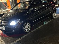 Schwarz Gebraucht 2006 Mercedes B180 Van / Kleinbus | 3.800 € (Teuer)