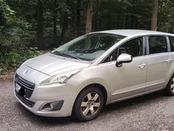 Silber Gebraucht 2015 Peugeot 5008 Business-Line Van / Kleinbus | 8.350 € (Etwas zu teuer)