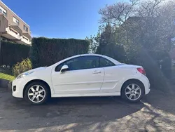Weiß Gebraucht 2009 Peugeot 207 CC Platinum Cabrio | 1.800 € (Superpreis)