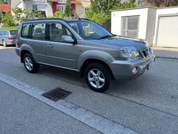 Grau Gebraucht 2002 Nissan X-Trail Comfort SUV | 4.200 € (Fairer Preis)