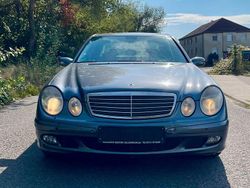Blau Gebraucht 2005 Mercedes E200 Limousine | 2.900 € (Superpreis)