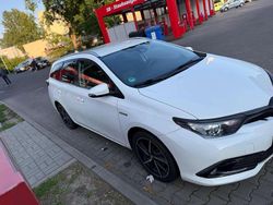 Weiß Gebraucht 2018 Toyota Auris Hybrid Edition Kombi | 9.000 € (Fairer Preis)
