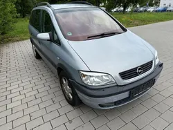 Silber Gebraucht 2001 Opel Zafira Elegance Van / Kleinbus | 1.999 € (Guter Preis)