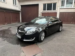 Schwarz Gebraucht 2016 Opel Insignia Limousine | 10.500 €