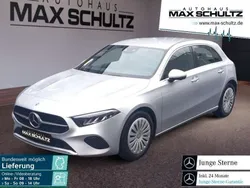 Iridiumsilber metallic Gebraucht 2023 Mercedes A180 Limousine | 26.900 € (Guter Preis)