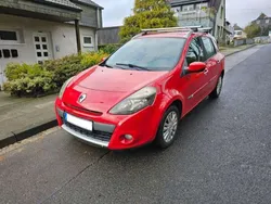 Rot Gebraucht 2012 Renault Clio GrandTour Expression Kombi | 2.450 €