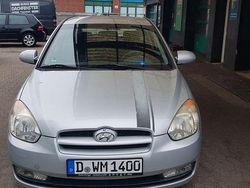 Silber Gebraucht 2007 Hyundai Accent Limousine | 2.799 €