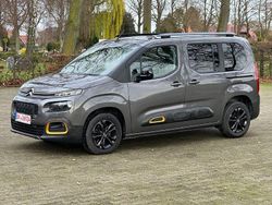 Grau Gebraucht 2022 Citroën Berlingo Rip Curl Van / Kleinbus | 14.950 €