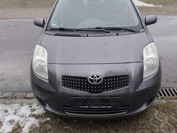 Grau Gebraucht 2008 Toyota Yaris Executive Limousine | 1.900 € (Guter Preis)