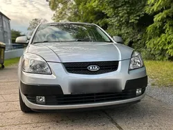 Silber Gebraucht 2006 Kia Rio 2 Limousine | 2.800 € (Fairer Preis)