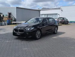 Black sapphire (schwarz) Neu 2025 BMW 120 Comfort Edition Kleinwagen | 36.990 € (Superpreis)