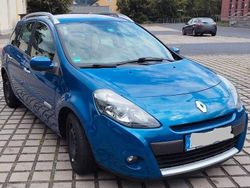Blau Gebraucht 2010 Renault Clio II Dynamique Limousine | 1.900 € (Guter Preis)