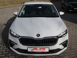 Weiß Gebraucht 2024 Skoda Scala Selection Kleinwagen | 18.950 € (Fairer Preis)