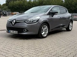 Grau Gebraucht 2016 Renault Clio IV LIMITED Kleinwagen | 8.500 € (Fairer Preis)