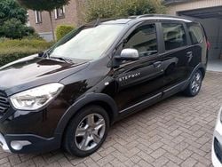 Schwarz Gebraucht 2022 Dacia Lodgy Stepway Van / Kleinbus | 15.500 € (Fairer Preis)