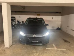 Schwarz Gebraucht 2017 VW Touran Sound Van / Kleinbus | 15.600 €