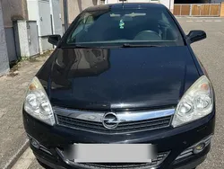 Schwarz Gebraucht 2007 Opel Astra Cabriolet Cosmo Cabrio | 2.000 € (Guter Preis)