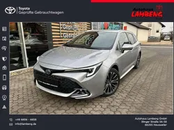 Shimmering silber metallic Neu 2024 Toyota Corolla Team Kombi | 36.180 € (Teuer)